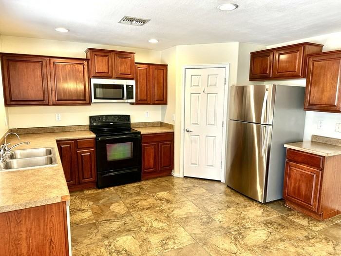 2208 S 48th St - Photo 7 of 34