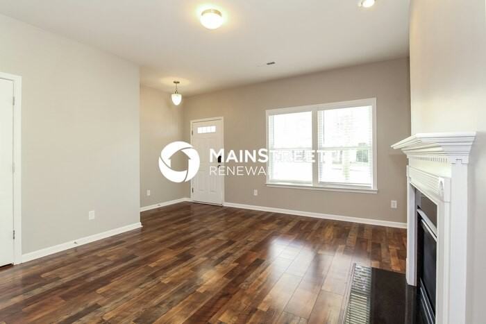 118 W Cavendish Dr - Photo 5 of 17