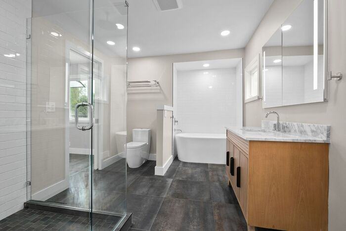 3447 41st Ave Sw - Photo 4 of 50