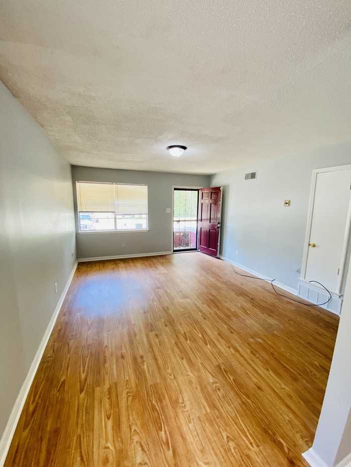3715 Bluff Wood Dr - Photo 4 of 13