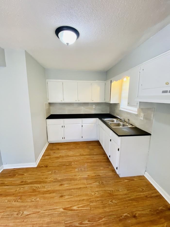 3715 Bluff Wood Dr - Photo 5 of 13