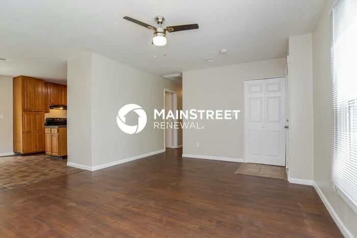 306 Prairie Ln - Photo 4 of 17