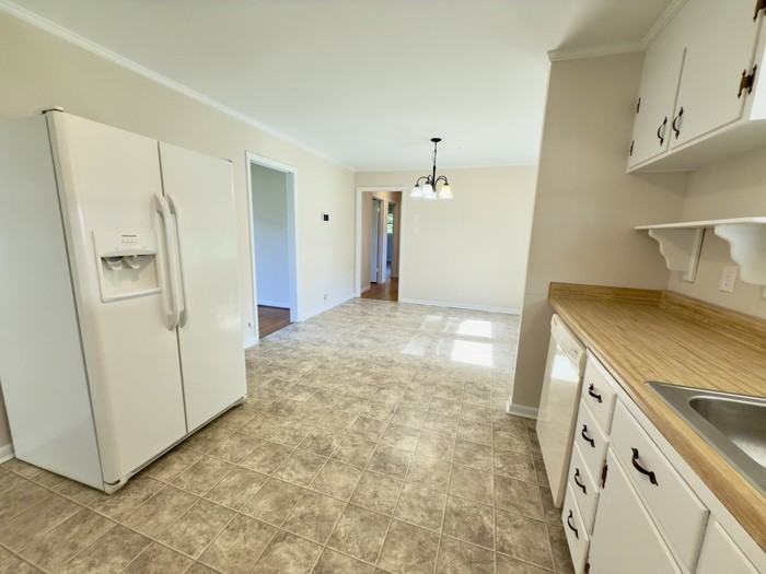 222 Yorktown Rd - Photo 5 of 32