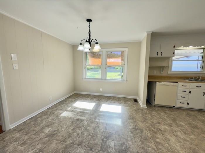 222 Yorktown Rd - Photo 7 of 32
