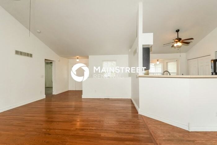 9 Red Cedar Parc Ct - Photo 3 of 16