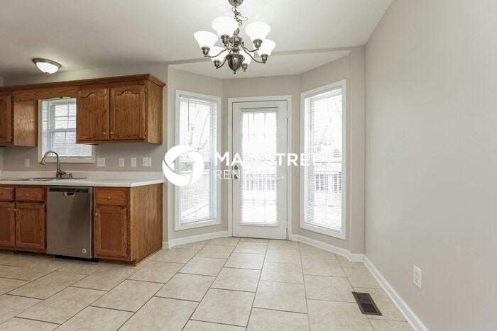 7002 Summit Ct - Photo 4 of 17