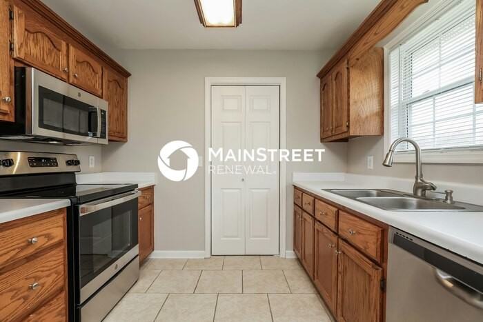 7002 Summit Ct - Photo 5 of 17