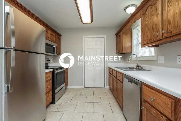 7002 Summit Ct - Photo 7 of 17