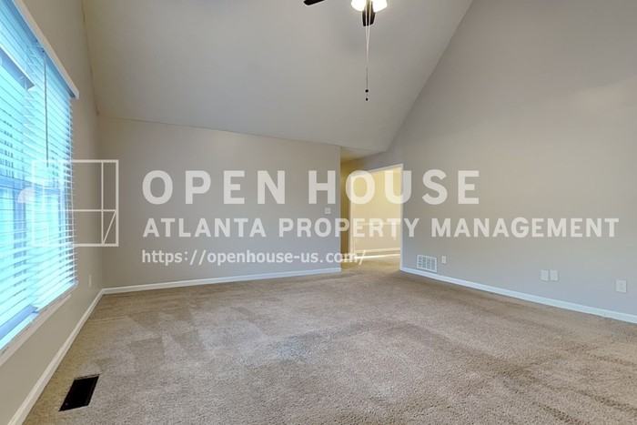 2290 Huntington Dr - Photo 4 of 23