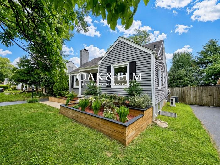 4008 Brownlee Rd - Photo 3 of 39