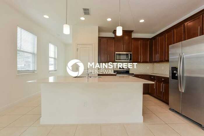 3000 Crispin Cir - Photo 4 of 16
