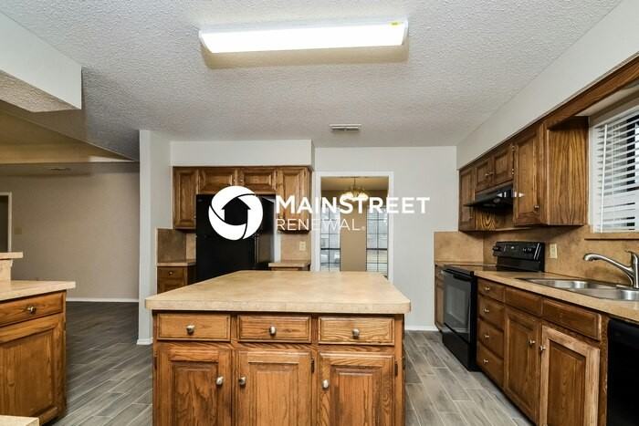 5617 Bogota Dr - Photo 7 of 15