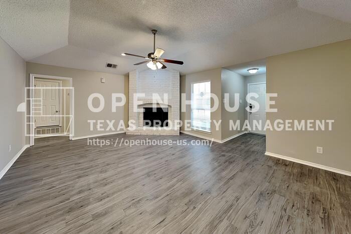 6880 Hickory Hollow Ln - Photo 4 of 19