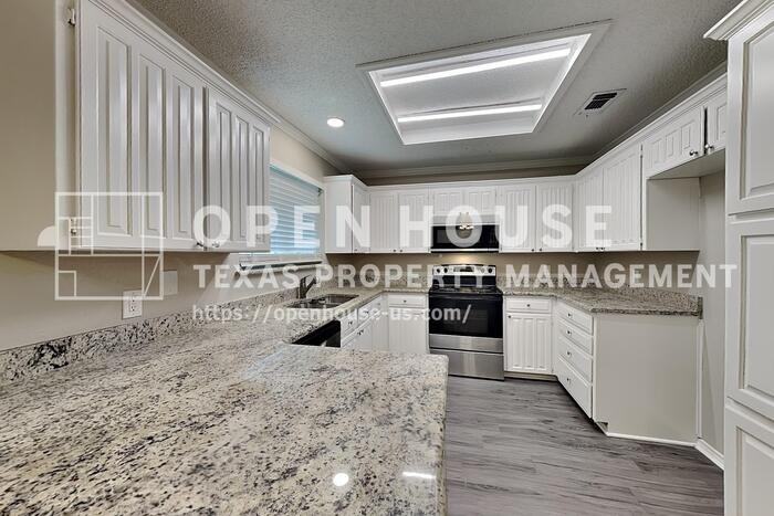 6880 Hickory Hollow Ln - Photo 6 of 19