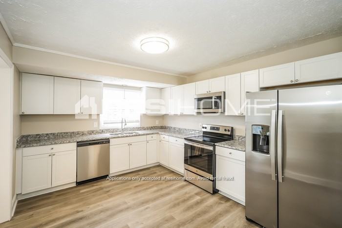 7379 Bethsaida Dr - Photo 3 of 20