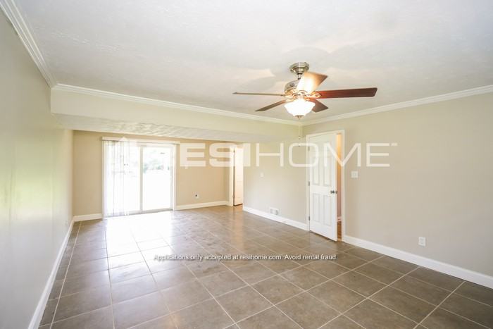 7379 Bethsaida Dr - Photo 7 of 20