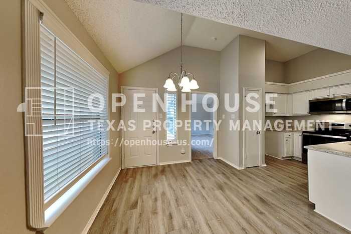 6928 Brixham Dr - Photo 7 of 20