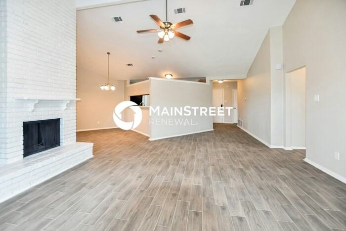 1001 Field Trail Dr - Photo 3 of 16