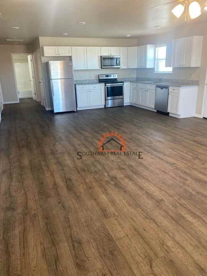 1316 Mission Dr #B - Photo 3 of 13