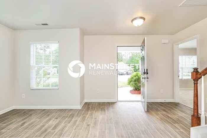 3019 Desmond Woods Dr - Photo 2 of 15
