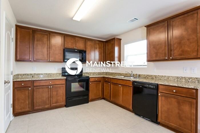2520 Queen Bee Dr - Photo 4 of 15