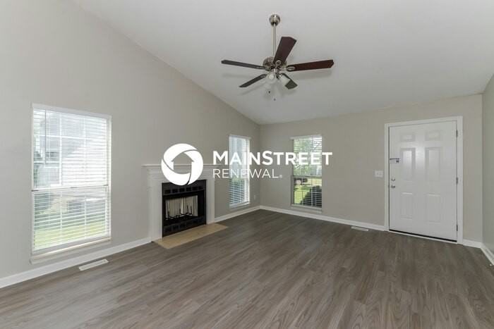 106 Creekside Ct - Photo 3 of 16