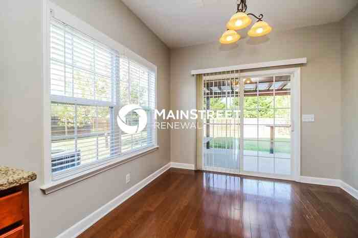 109 Durham Ct - Photo 5 of 17