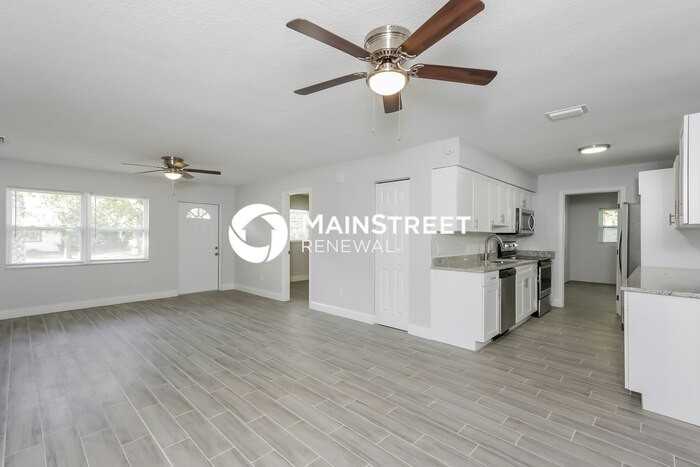 375 Scott St - Photo 6 of 16