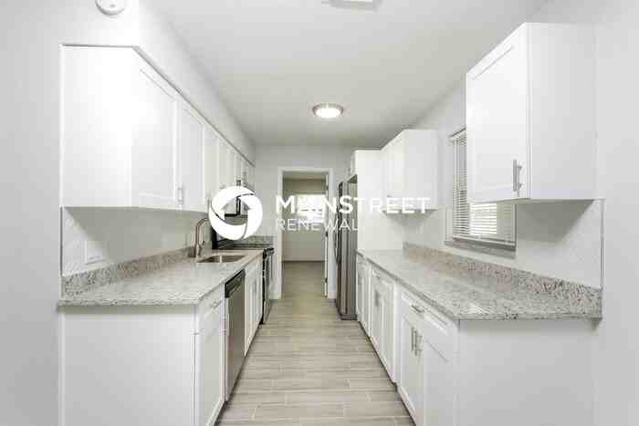 375 Scott St - Photo 7 of 16