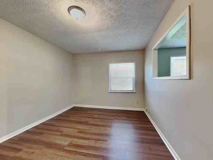 1502 Elizabeth Dr - Photo 6 of 21