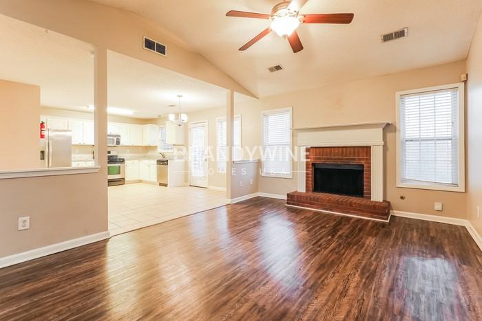 208 Roberts Trl - Photo 4 of 23