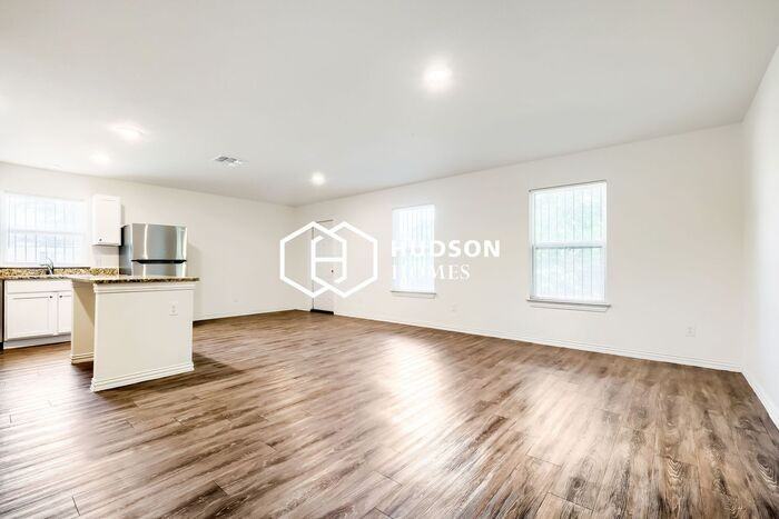 204 Coronado Ave - Photo 3 of 14