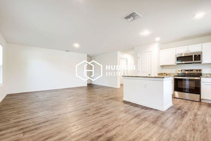 204 Coronado Ave - Photo 4 of 14