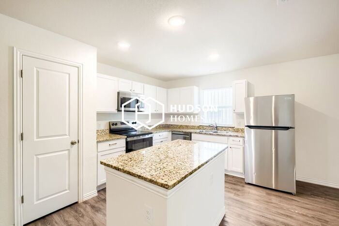 204 Coronado Ave - Photo 5 of 14
