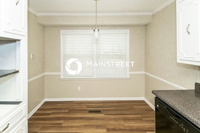 1744 Sam Dr - Photo 5 of 15