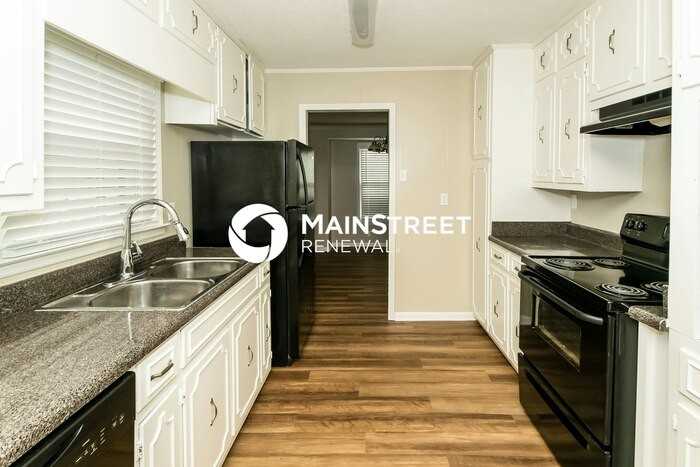 1744 Sam Dr - Photo 6 of 15