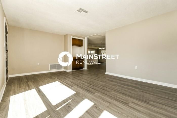 7025 Rockwood Dr - Photo 3 of 16