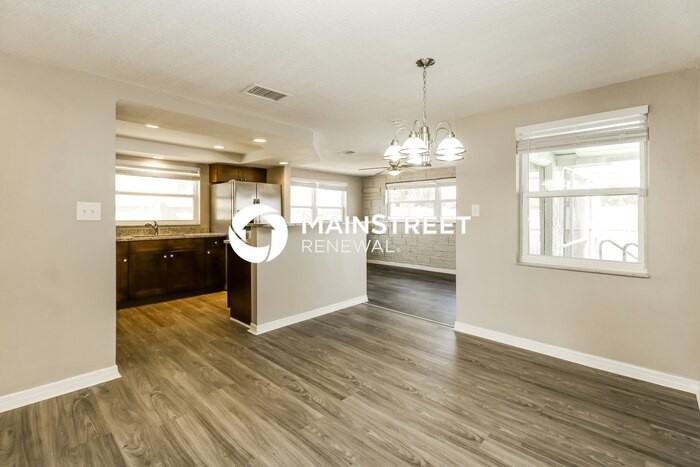 7025 Rockwood Dr - Photo 4 of 16
