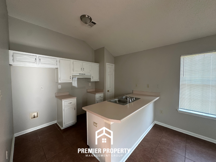 7024 Brady Hill Dr - Photo 4 of 15