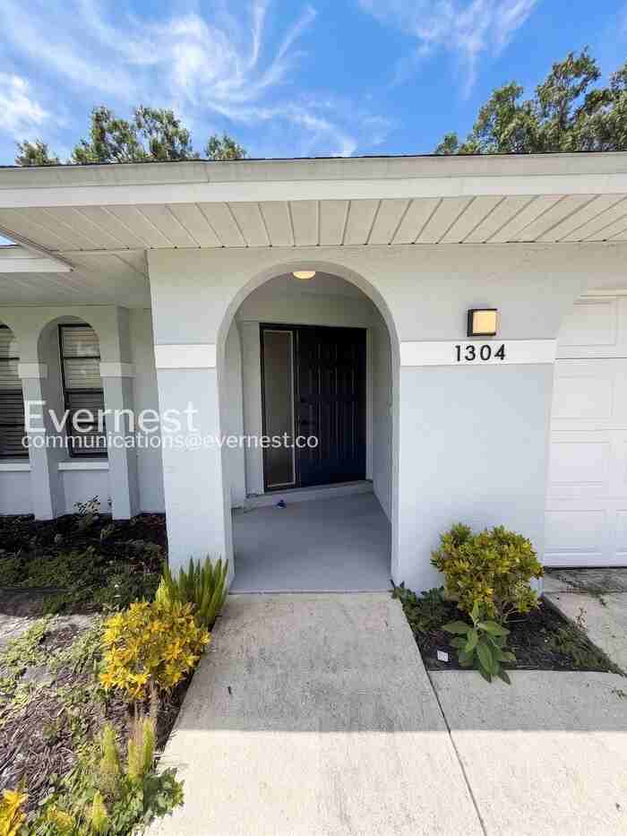 1304 Se 11th St