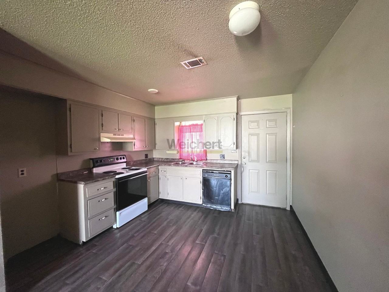 Townhouses - Photo 3 of 14