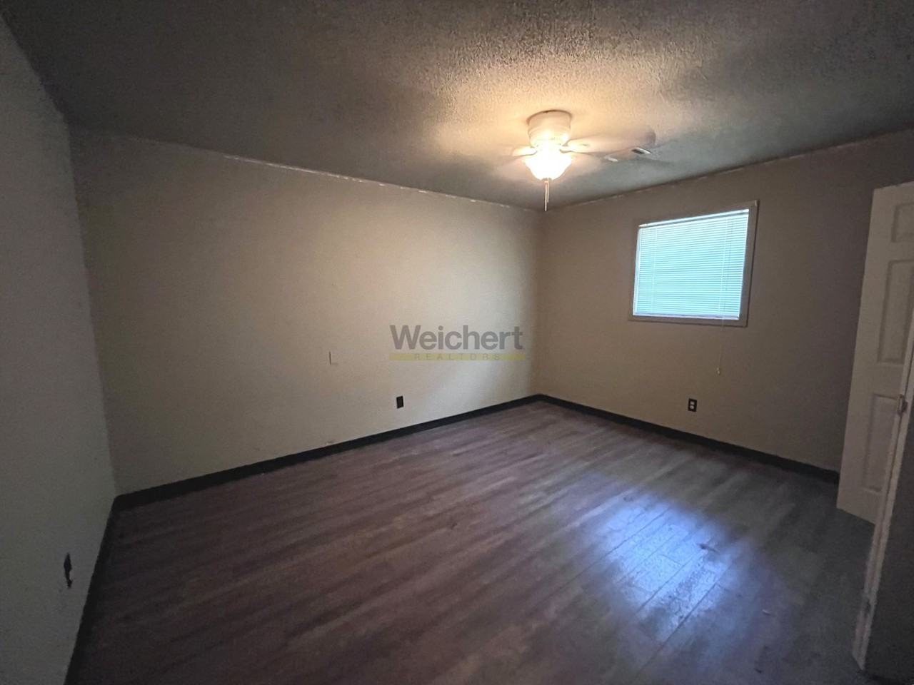 Townhouses - Photo 4 of 14