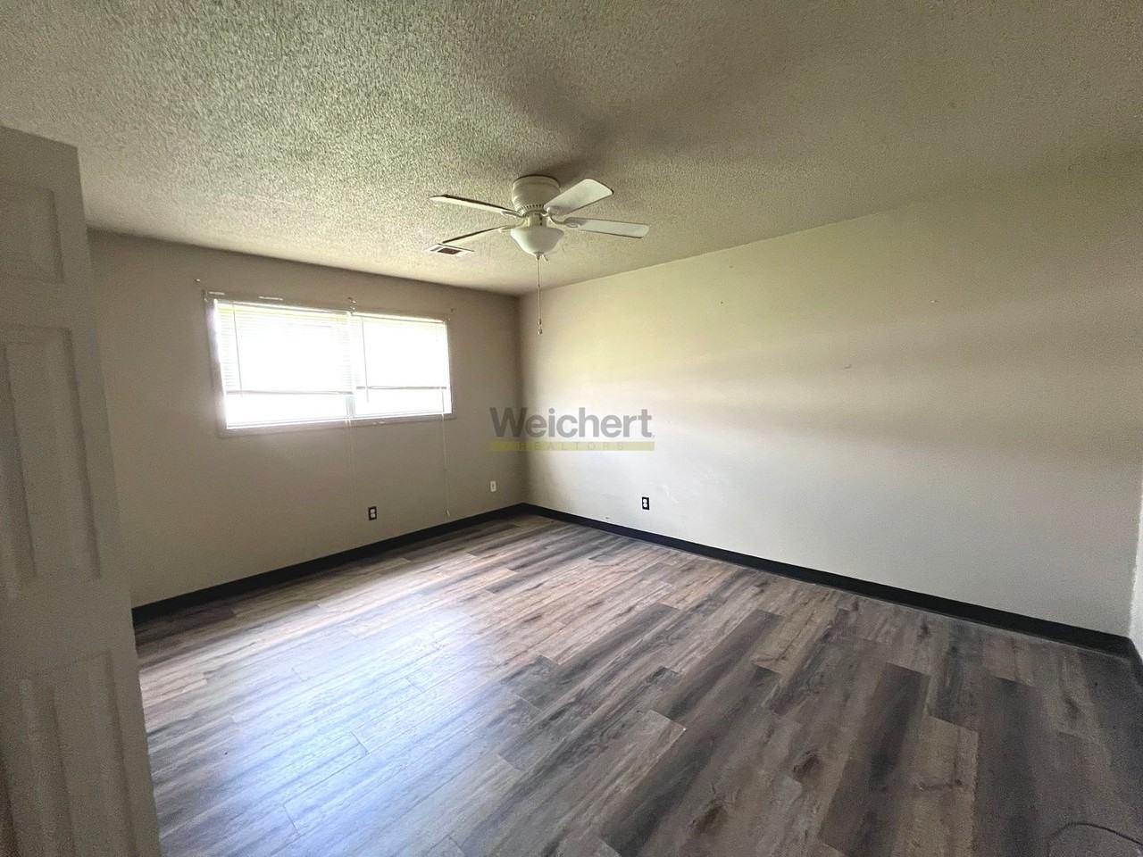 Townhouses - Photo 6 of 14