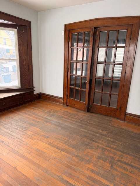 176 Henry St - Photo 3 of 16