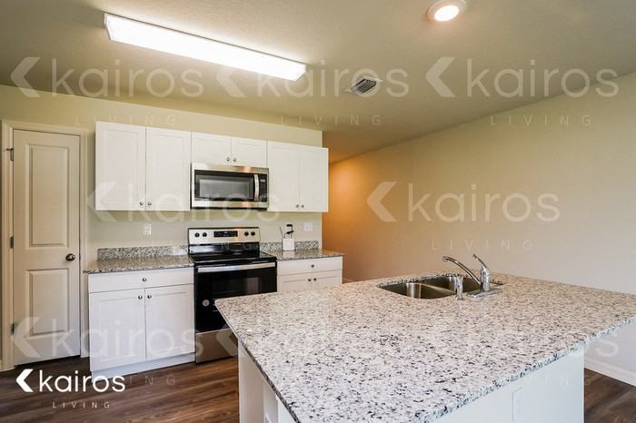9087 Aegean Cir - Photo 6 of 18