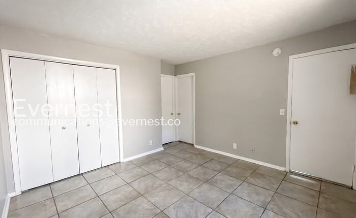 5114 Linbar Dr - Photo 5 of 15