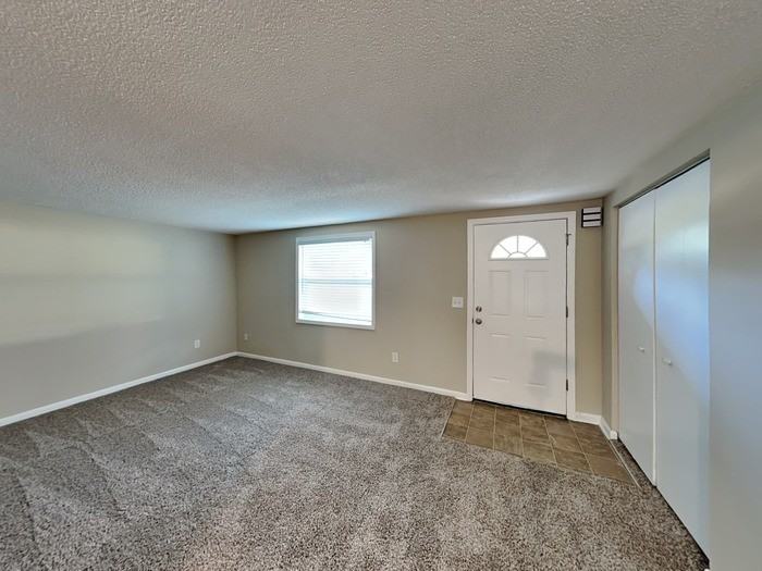 2816 Commanche Ave - Photo 4 of 18