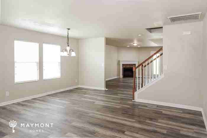 203 Whitestone Dr Ne - Photo 7 of 16
