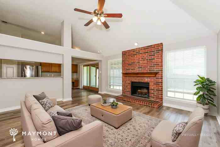 819 Crooked Creek Ln - Photo 5 of 15