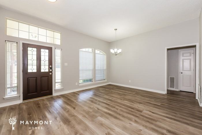 819 Crooked Creek Ln - Photo 6 of 15